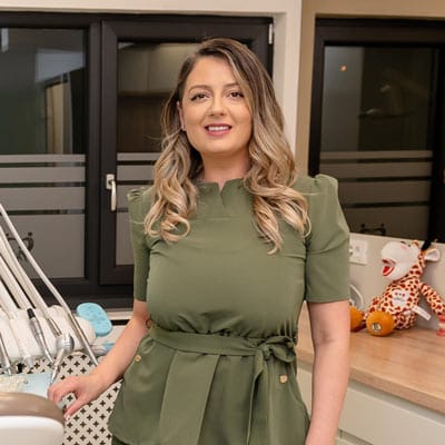 Medic ortodont cluj, medic stomatolog cluj, aparat dentar cluj, aparat safir, aparat metalic, alignere spark