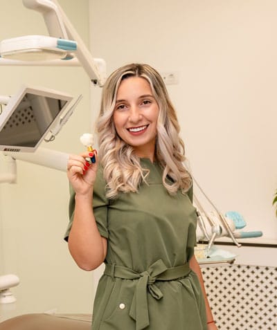 Recomandari ingrijire implant dentar 24h Family Dent Cluj