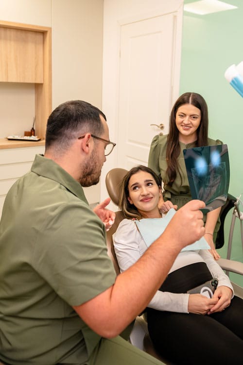 Tratament de canal pentru salvarea dintelui natural la Family Dent Cluj