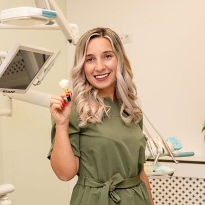 Recomandari ingrijire implant dentar 24h Family Dent Cluj